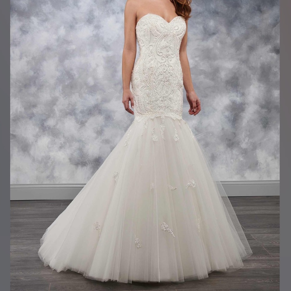 Mary’s Bridal MB3041